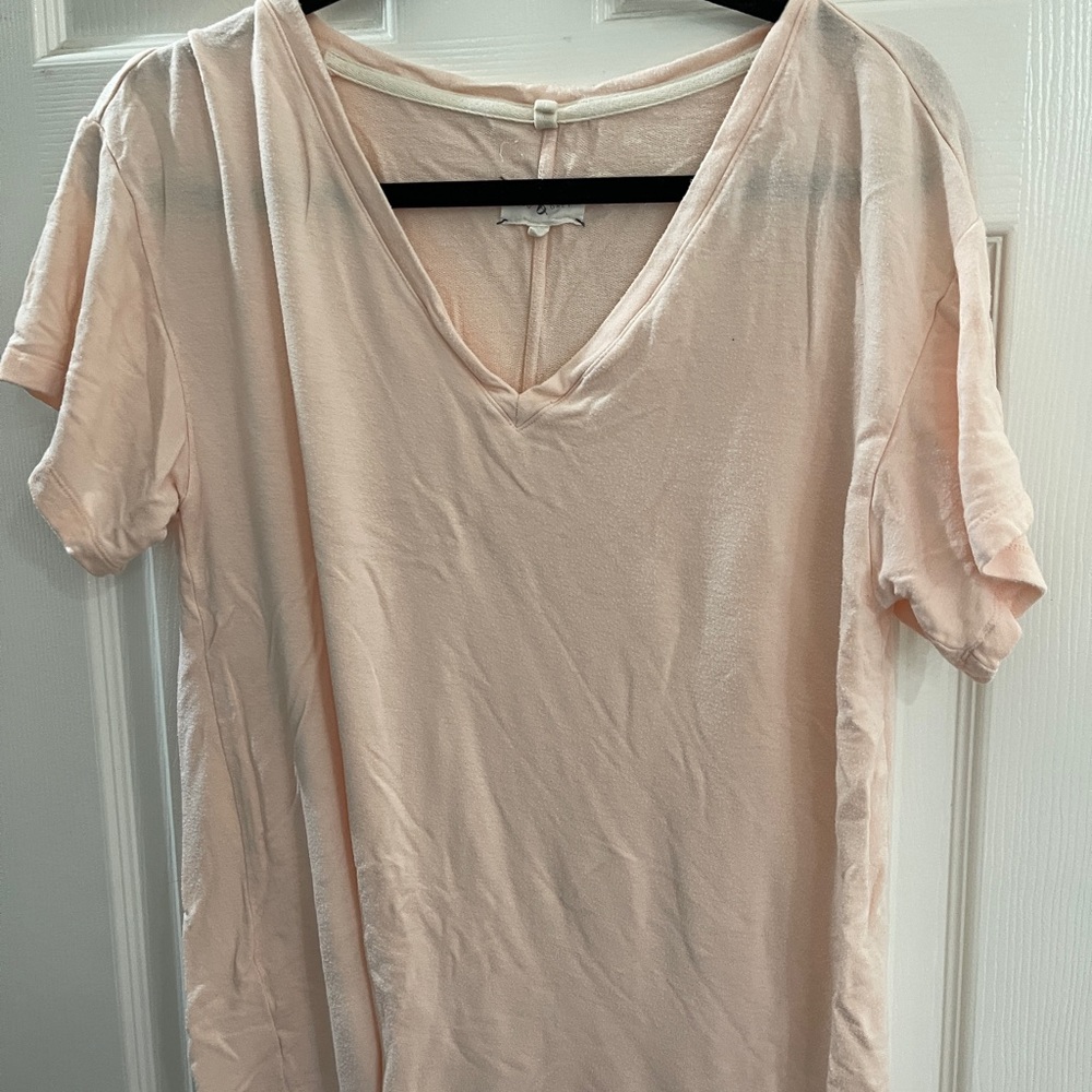 Lou & Grey baby pink vneck